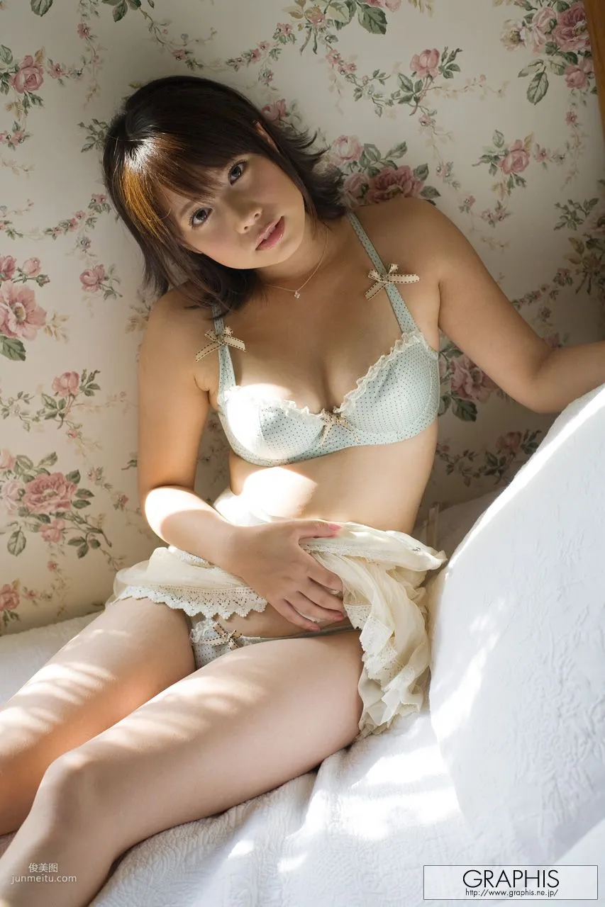 An Shinohara 篠原杏 [Graphis] First Gravure 初脱ぎ娘 写真集30