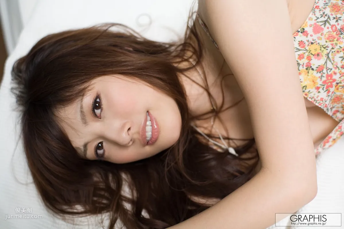 香月悠里/香月悠梨 [Graphis] First Gravure 初脱ぎ娘 写真集9