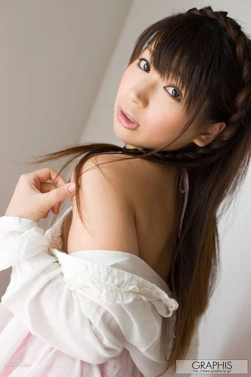 Hitomi Tsuji 辻仁美 [Graphis] First Gravure 初脱ぎ娘 写真集15