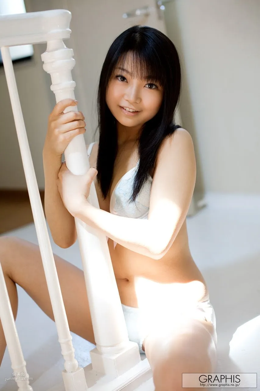 葵ちひろ/葵千寻 [Graphis] First Gravure 初脱ぎ娘 写真集9