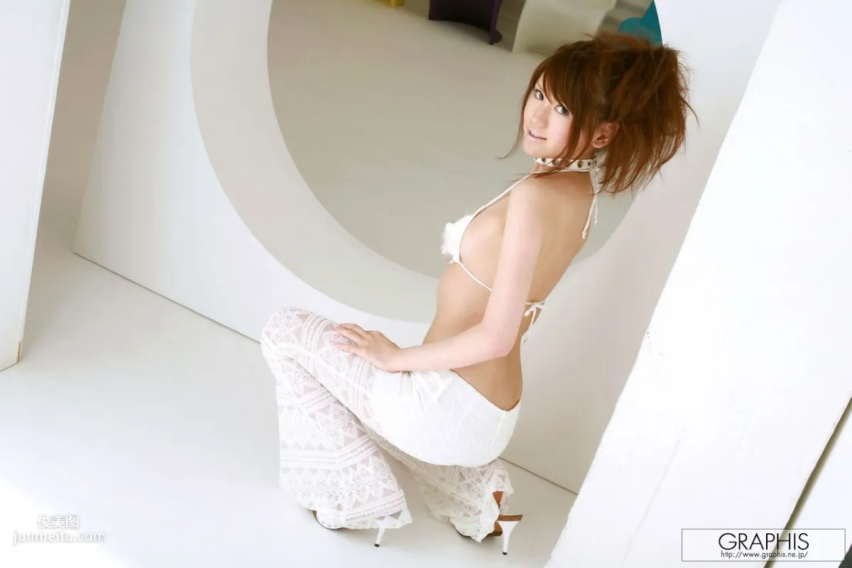 若瀬七海《Vivid and Alive》 [Graphis] Gals 写真集12