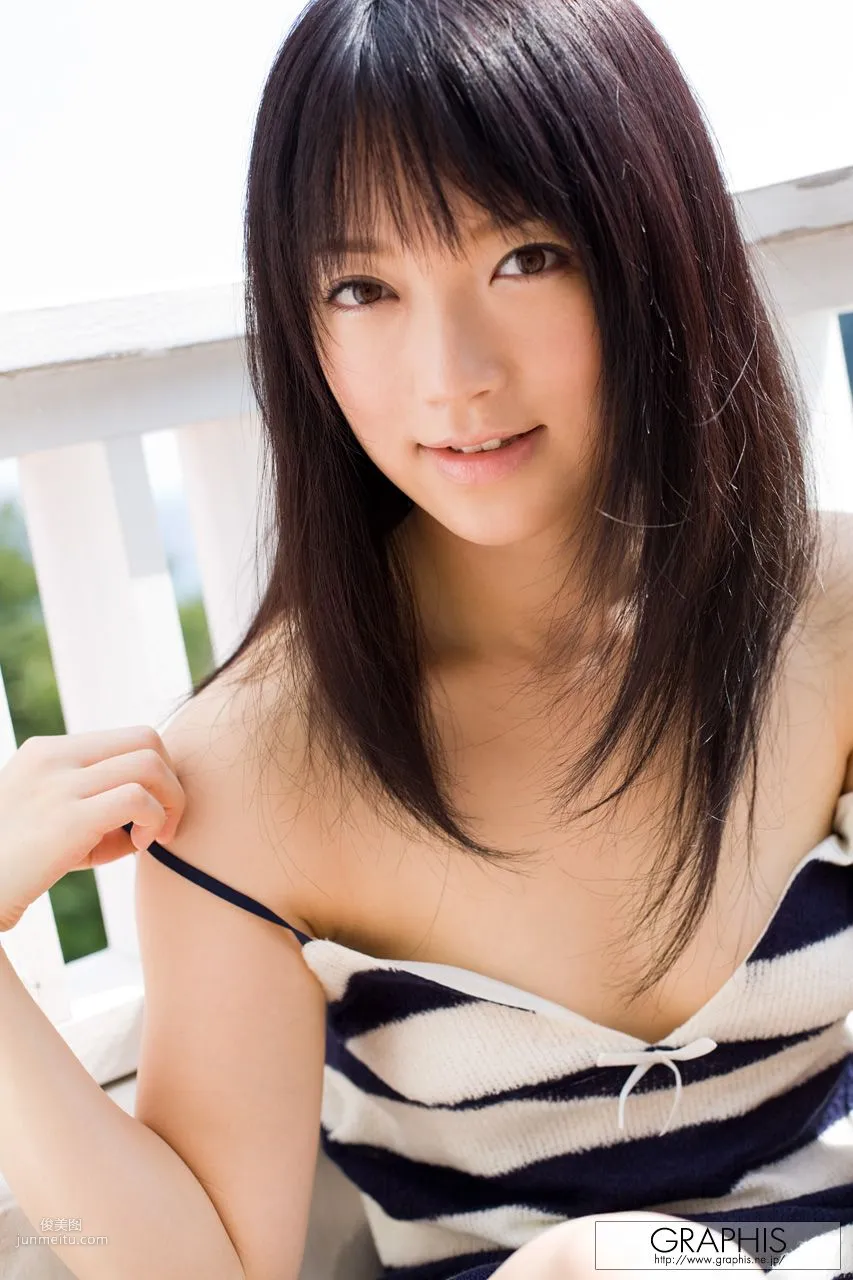 乙井なずな/乙井荠 [Graphis] First Gravure 初脱ぎ娘 写真集8