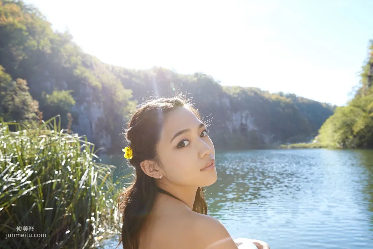 [Wanibooks] NO.132 Haruna Kawaguchi 川口春奈 写真集77