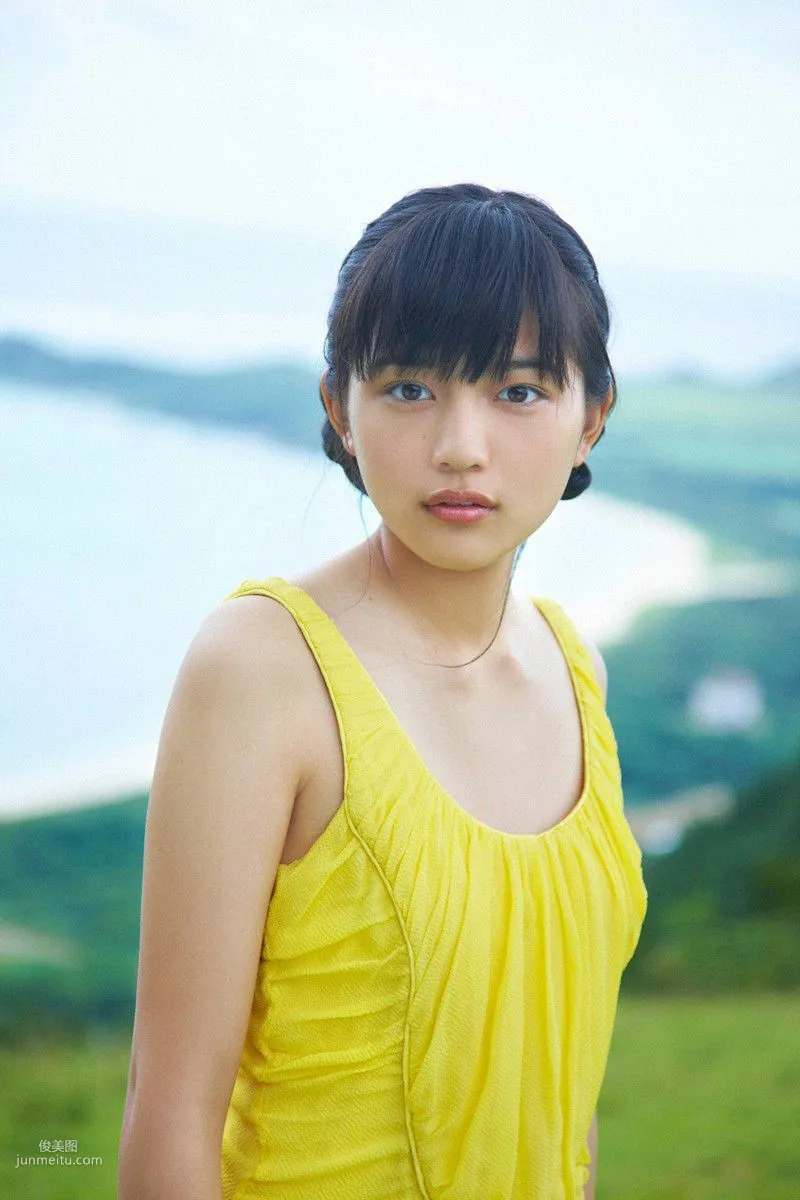 [Wanibooks] NO.100 Haruna Kawaguchi 川口春奈 写真集71