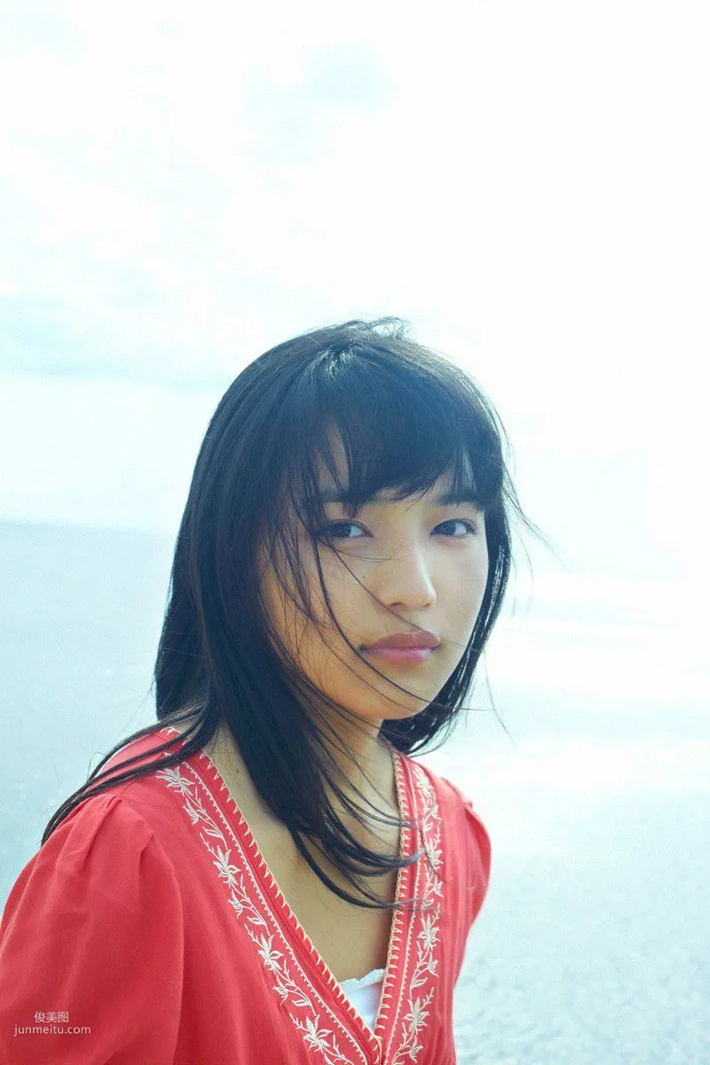 [Wanibooks] NO.100 Haruna Kawaguchi 川口春奈 写真集96