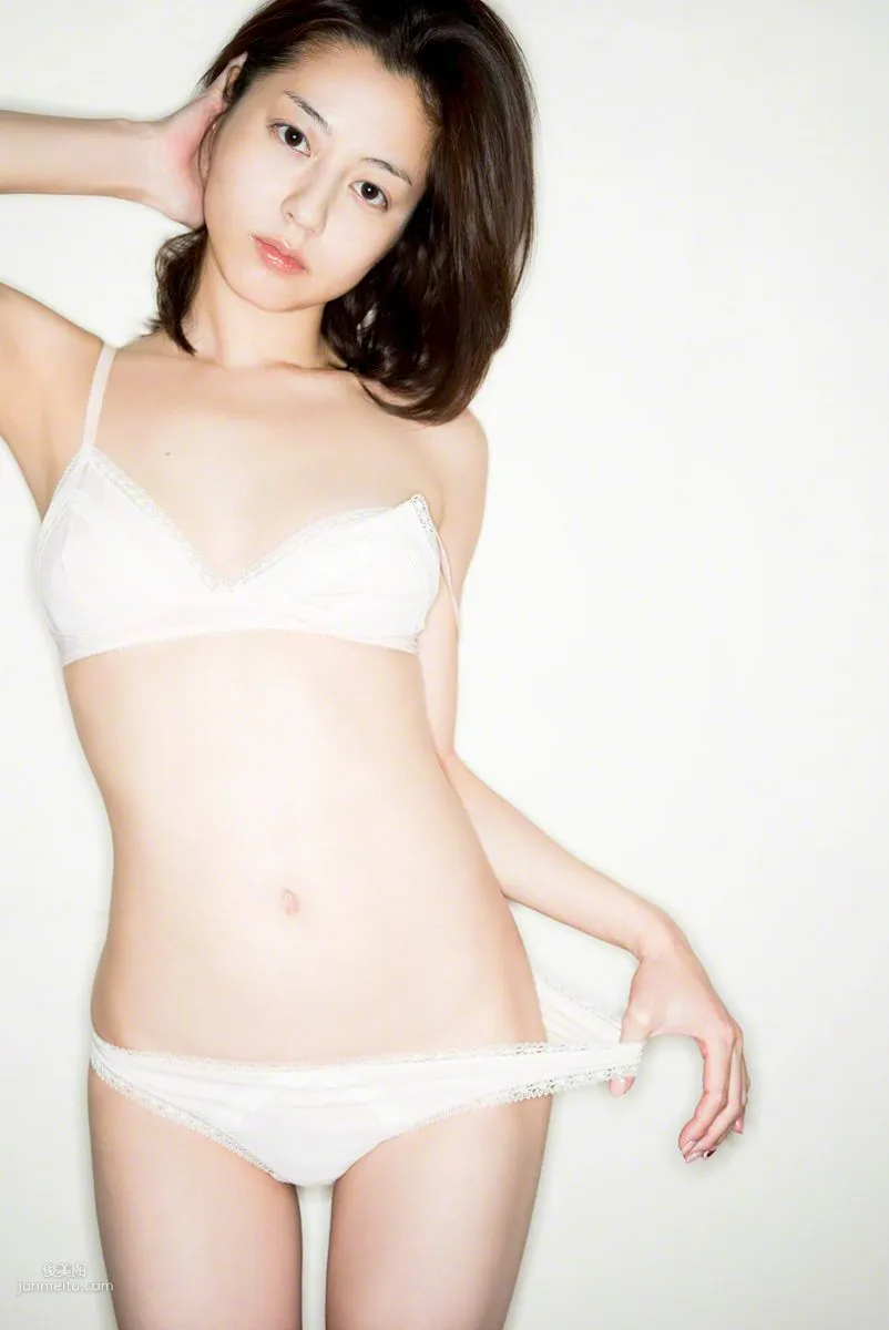 [Wanibooks] NO.136 Yumi Sugimoto 杉本有美 写真集149