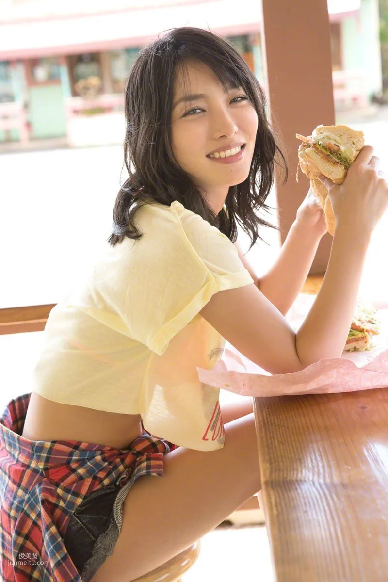 [Wanibooks] NO.127 Anna Konno 今野杏南 写真集30