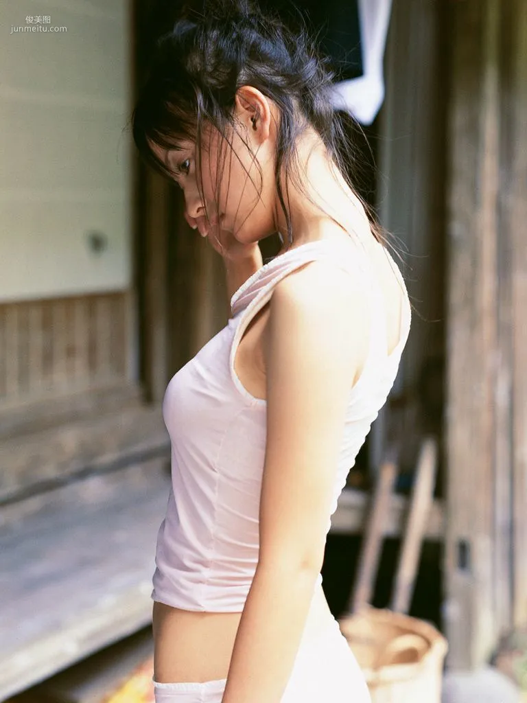 [Wanibooks] NO.10 Ayaka Komatsu 小松彩夏 写真集2