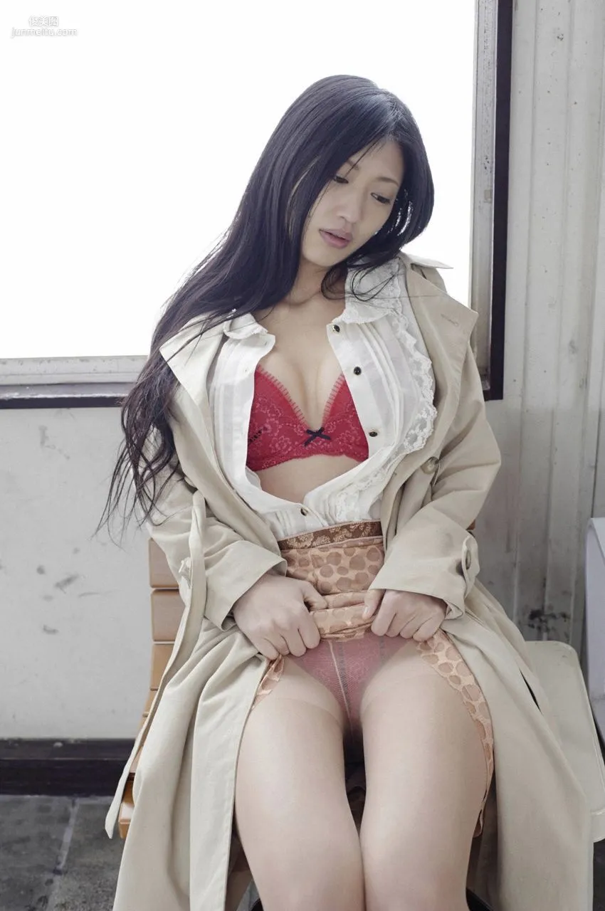 壇蜜《「蜜の湯」帰郷》 [WPB-net] No.155 写真集40