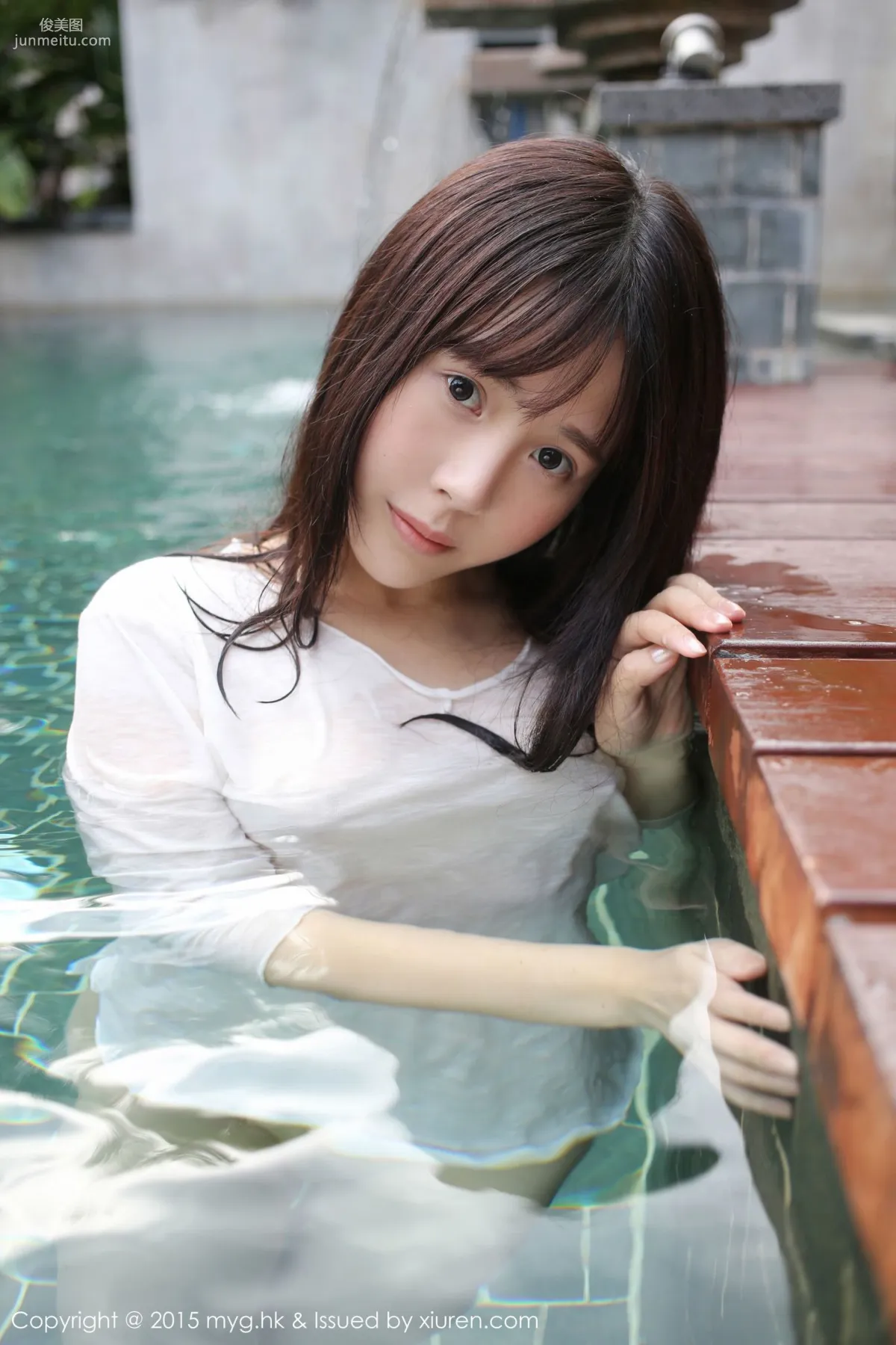 Evelyn艾莉《泳池湿身》 [美媛馆MyGirl] Vol.180 写真集21