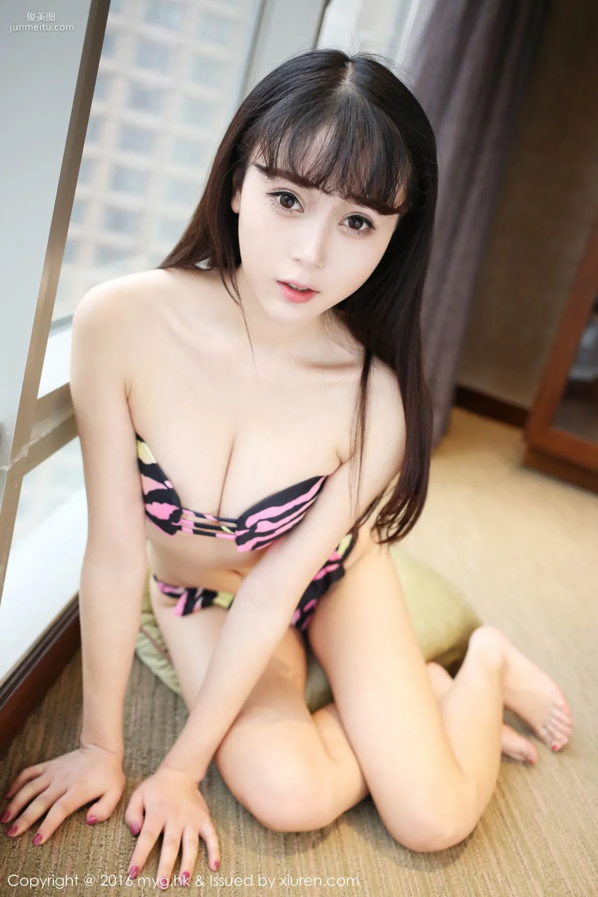 赵小米Kitty《性感室拍裹胸泳装+浴巾系列》 [美媛馆MyGirl] Vol.199 写真集11