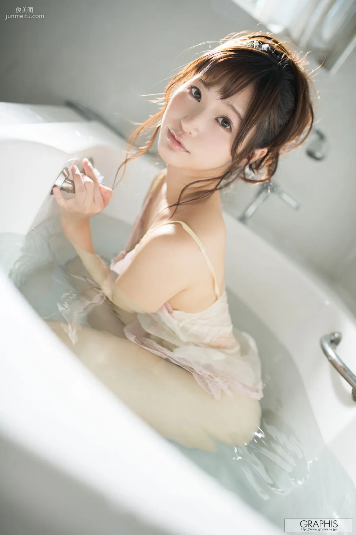 天使もえ『Fairy Angel』 [Graphis] Gals 写真集46