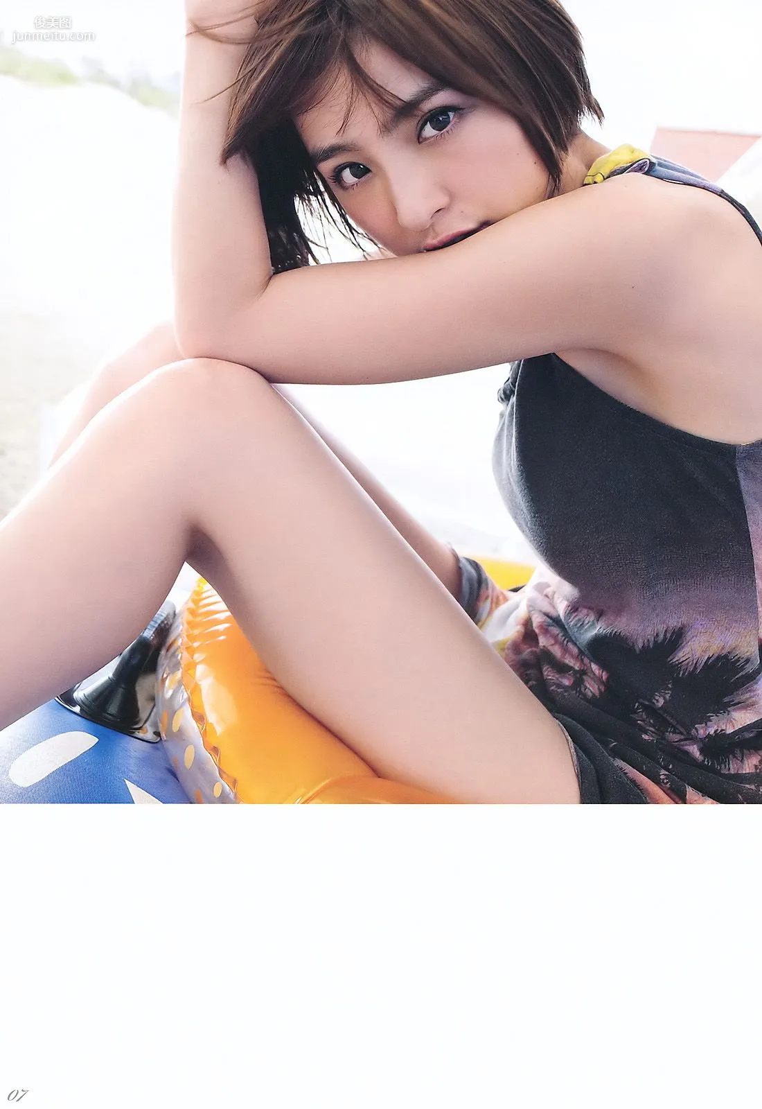 篠田麻里子 日南響子 [Weekly Young Jump] 2011年No.36-37写真杂志19