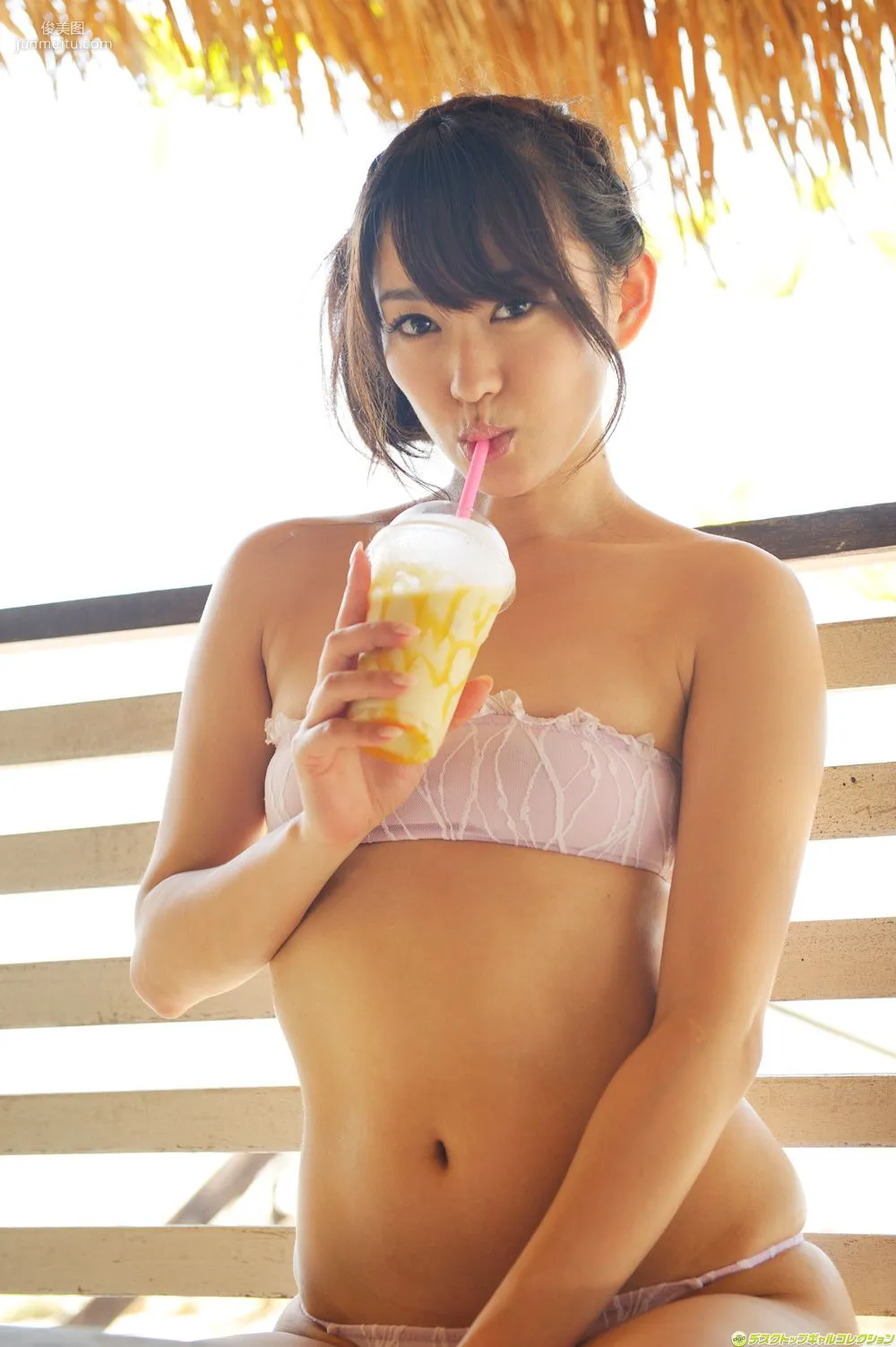 西野翔《ルックス抜群!ビーチで輝く女神のヒップ》写真集 [DGC] NO.1058 72