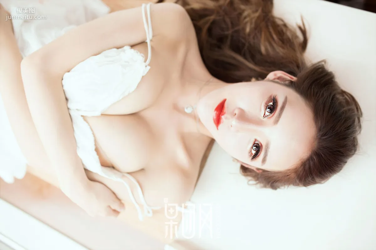 Lunana-lee《爆乳萝莉 尺度全开阳台大玩露出》 [果团网Girlt] No.011 写真集54