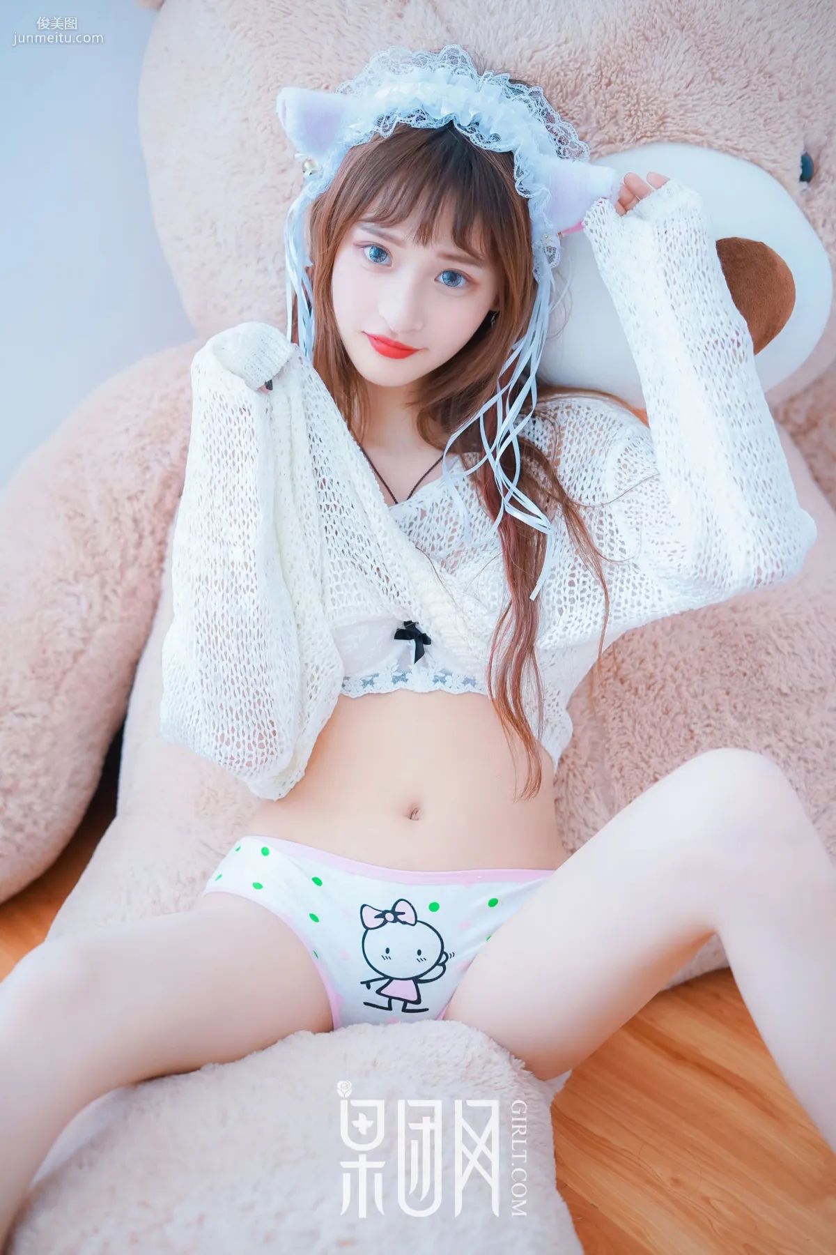 little贝殼《裸露香肩美背大玩cosplay》 [果团网Girlt] No.022 写真集4