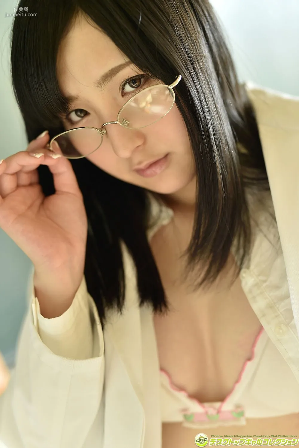 平野聪子《黒髪ロングに透き通る美肌の正統派美少女!》写真集 [DGC] NO.1214 94