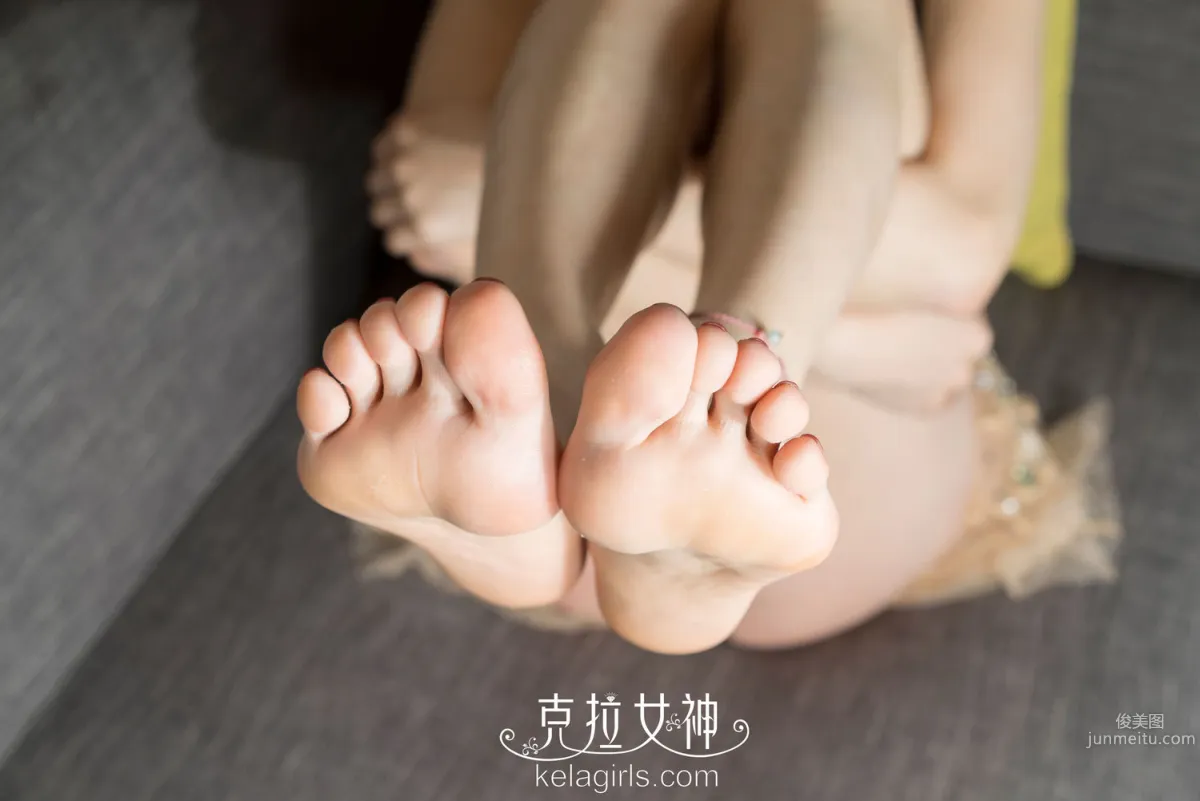 张茜《水晶鞋里的玉足》 [克拉女神] 写真集33