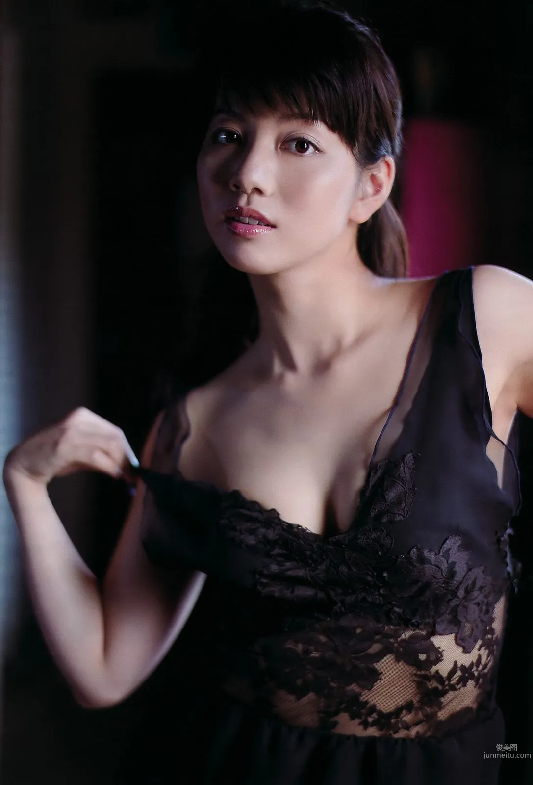 江口爱实 中村静香 にわみきほ 石桥杏奈 甲斐まり恵 [Weekly Playboy] 2011年No.26 写真杂志23