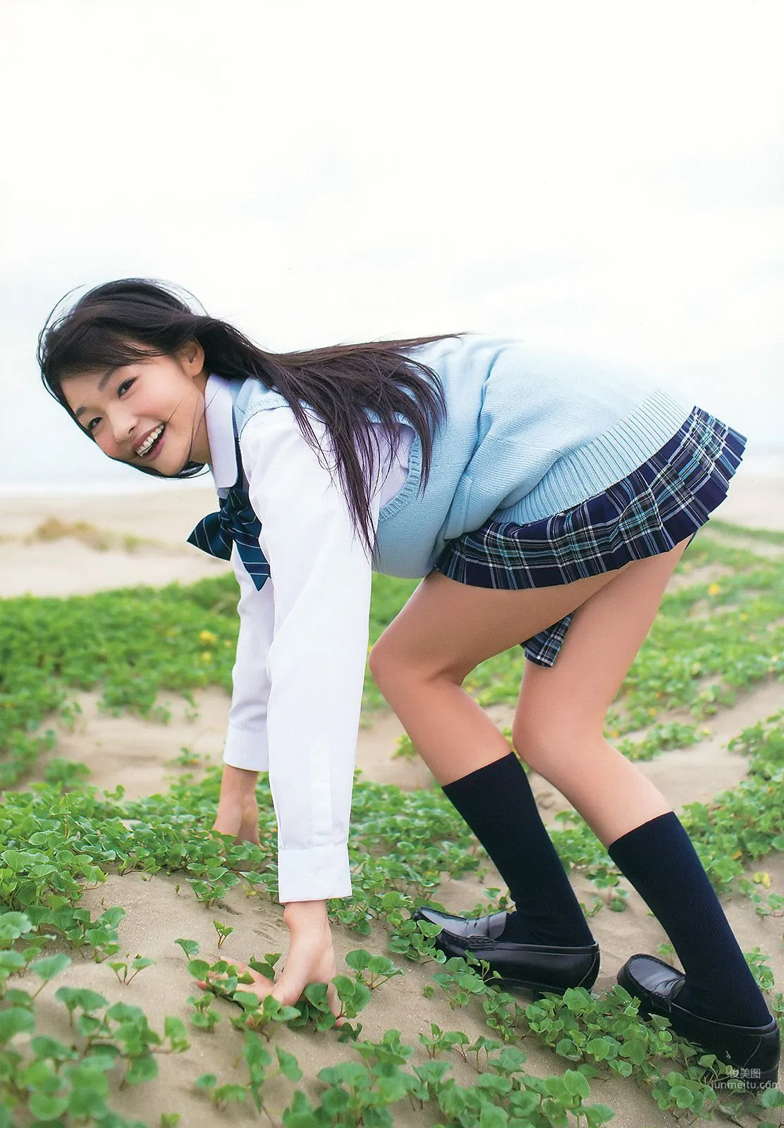 山本彩 矢倉楓子 とっきー 小林かれん 葉月ゆめ [Young Animal] 2013年No.22 写真杂志22