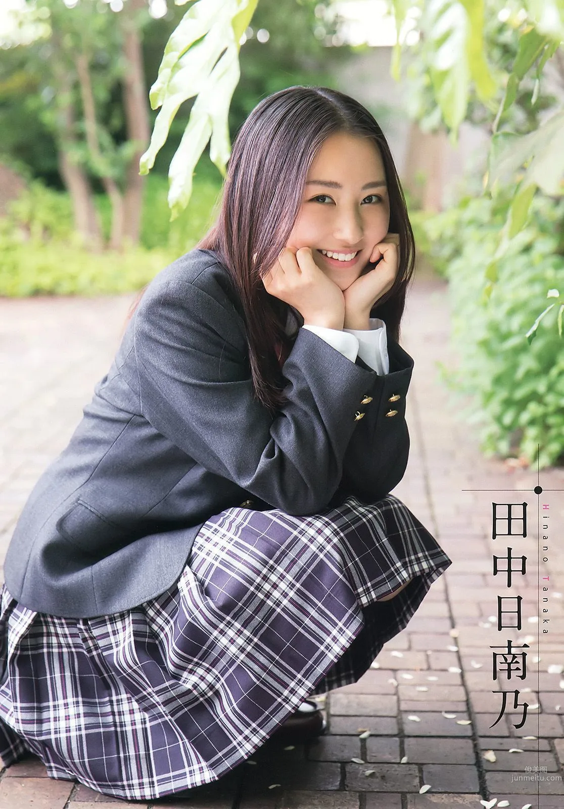 安枝瞳 小宮有紗 谷口愛理 京佳 田中日南乃 籠谷さくら [Young Animal] 2015年No.12 写真杂志30