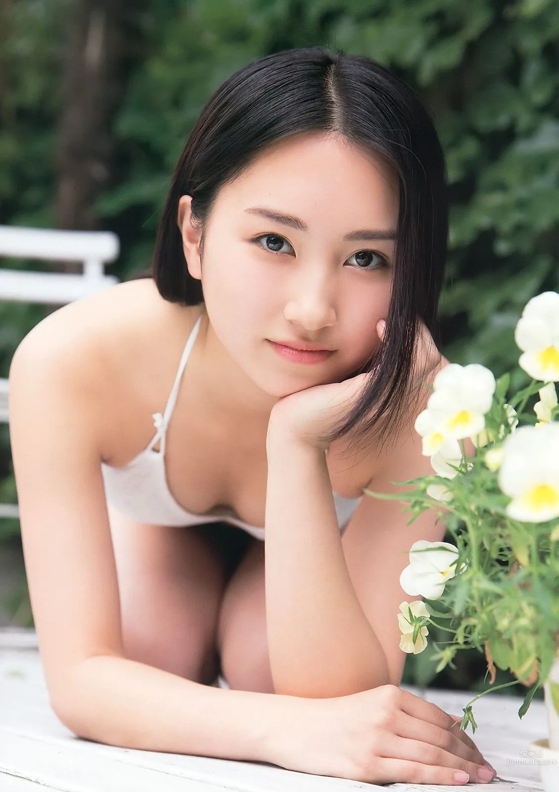 安枝瞳 小宮有紗 谷口愛理 京佳 田中日南乃 籠谷さくら [Young Animal] 2015年No.12 写真杂志33