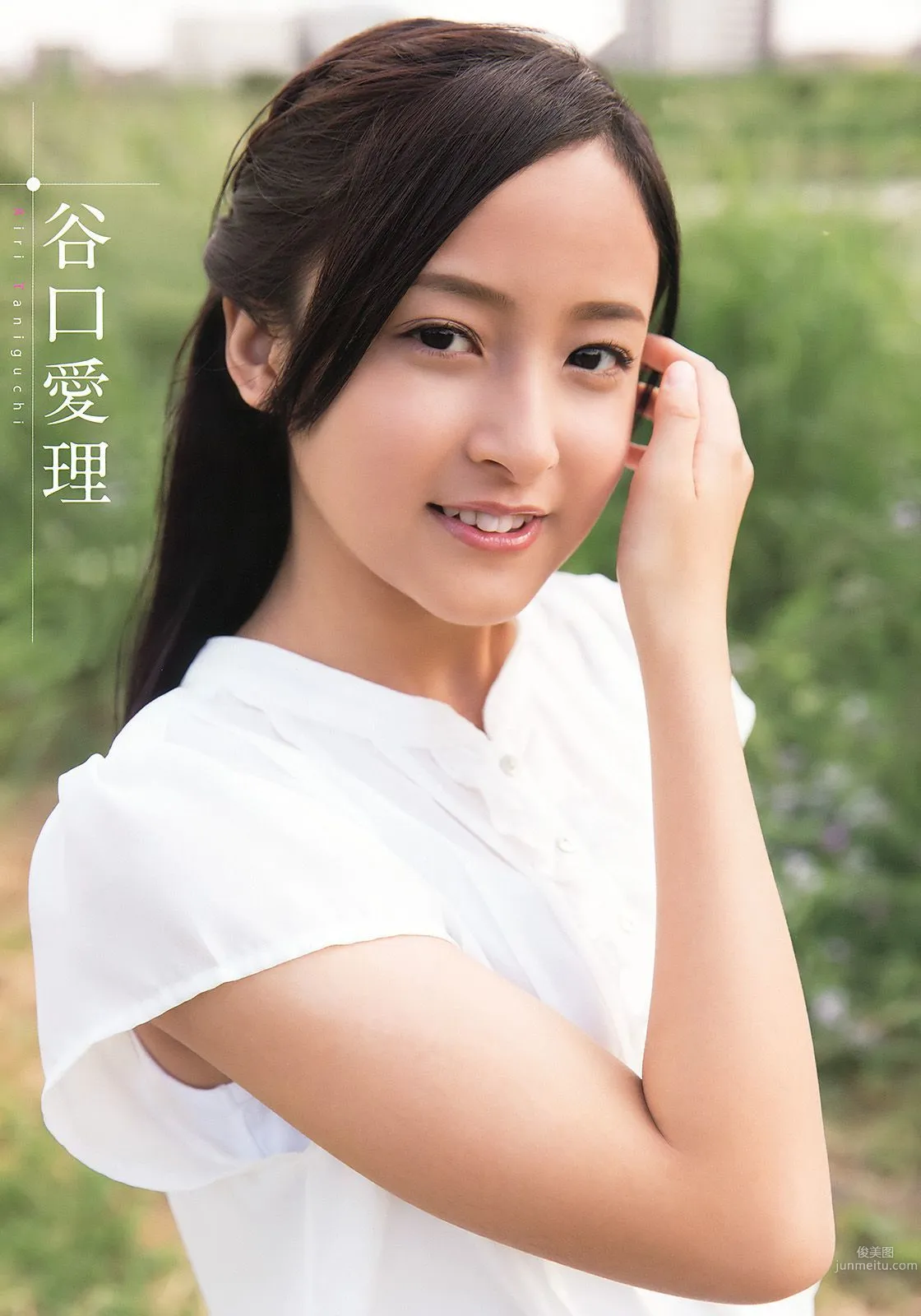 安枝瞳 小宮有紗 谷口愛理 京佳 田中日南乃 籠谷さくら [Young Animal] 2015年No.12 写真杂志18