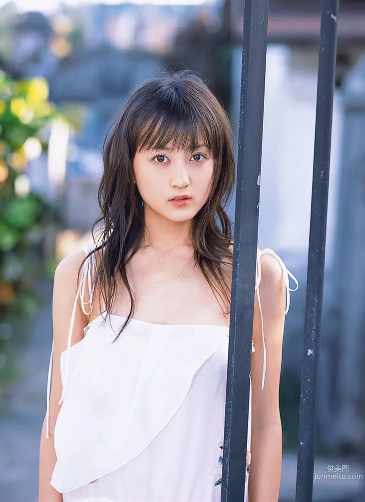 小松彩夏《Genuine》写真集 [YS Web] Vol.12140