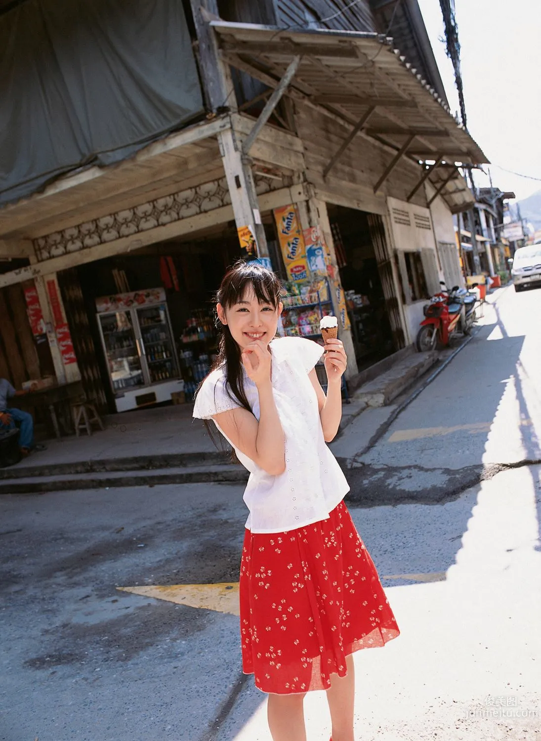 秋山莉奈《Watch Her Hip!》写真集 [YS Web] Vol.20020