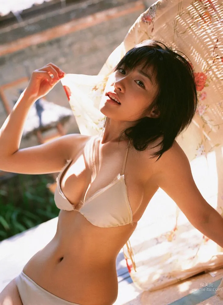 佐藤寛子《Dive Into Your Body》写真集 [YS Web] Vol.12732