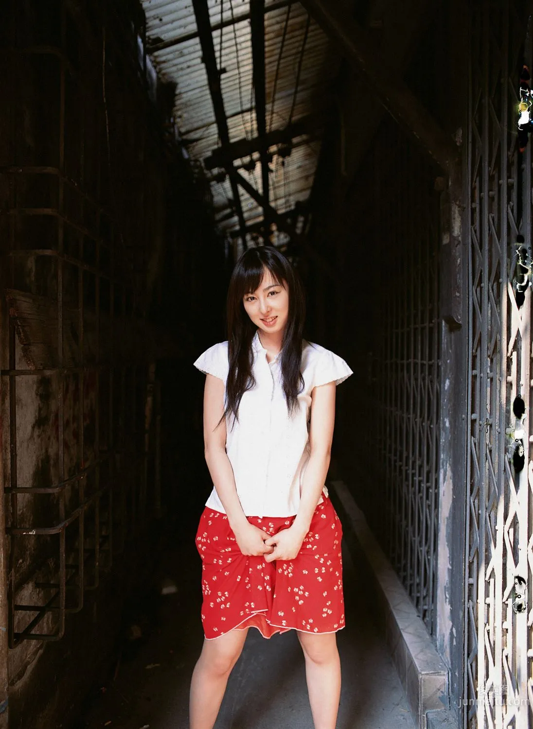 秋山莉奈《Watch Her Hip!》写真集 [YS Web] Vol.20035