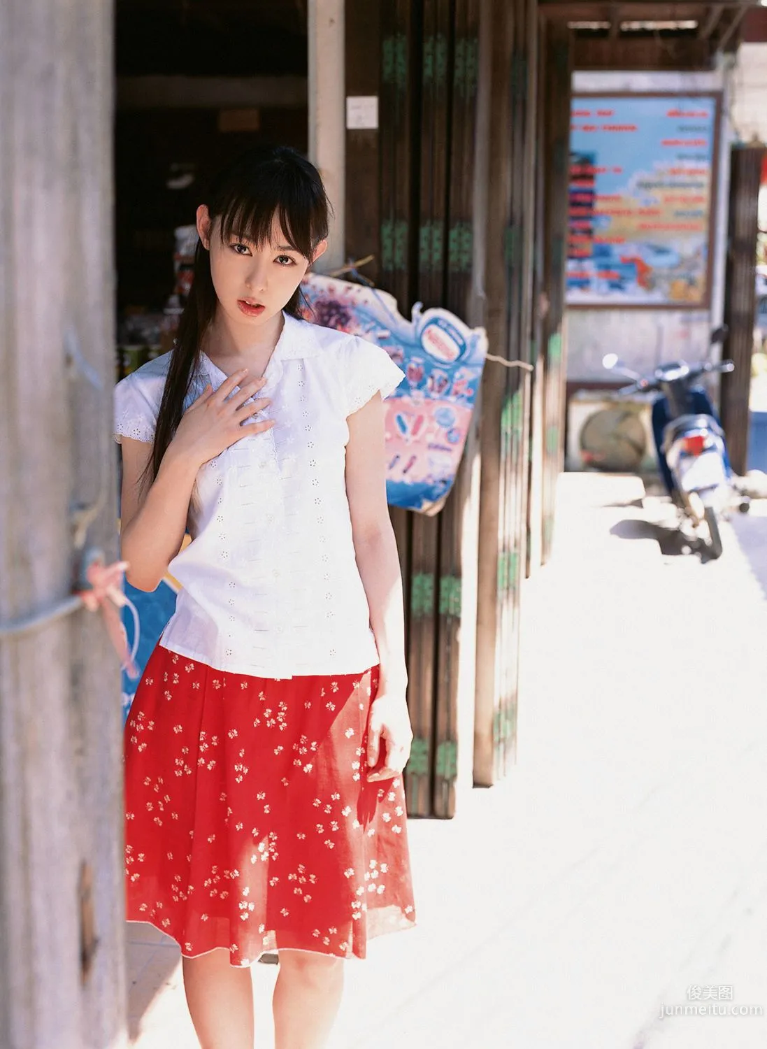 秋山莉奈《Watch Her Hip!》写真集 [YS Web] Vol.20014