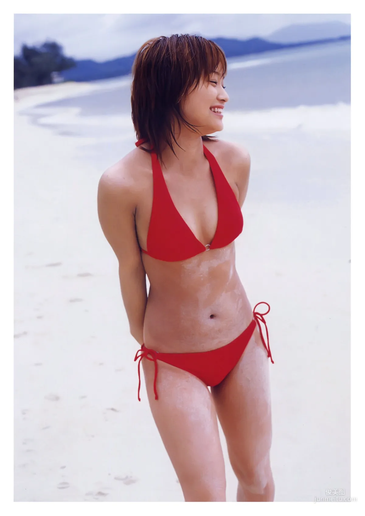 亀井絵里《Thanks》 [PhotoBook] 写真集7