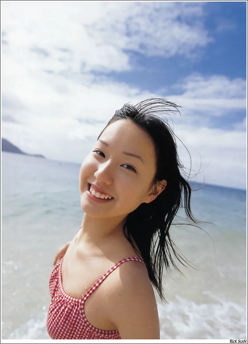 戸田恵梨香《Nature》 [Photobook] 写真集33