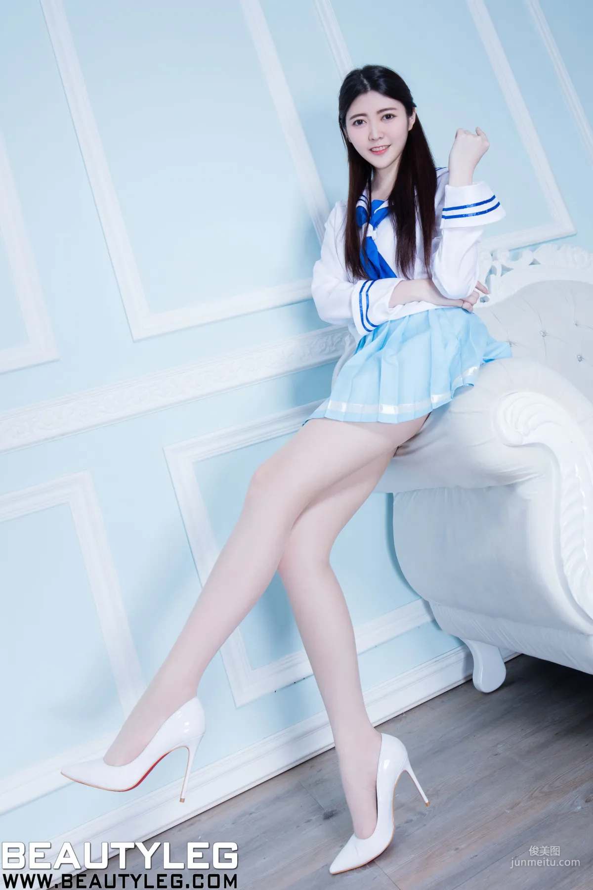 腿模Brindy《黑丝旗袍+学生装》 [BeautyLeg] No.1555 美腿写真集25