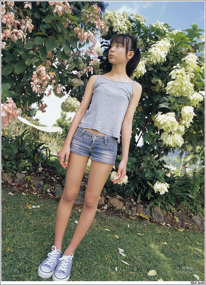 戸田恵梨香《Nature》 [Photobook] 写真集27