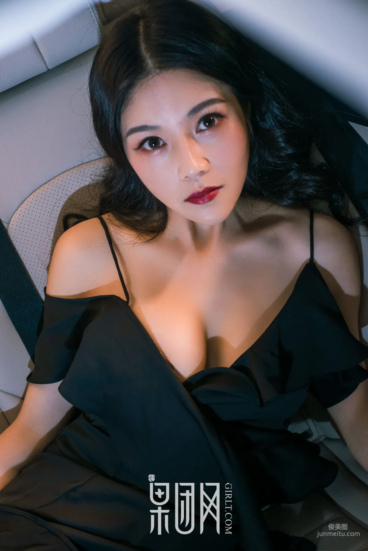 微微《美女vs豪车，你选择哪个！》 [果团网Girlt] No.107 写真集28