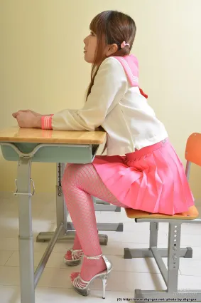 Yui Hatano 波多野結衣 紅色絲襪學生制服 Set02 [Digi-Graデジグラ] 寫真集