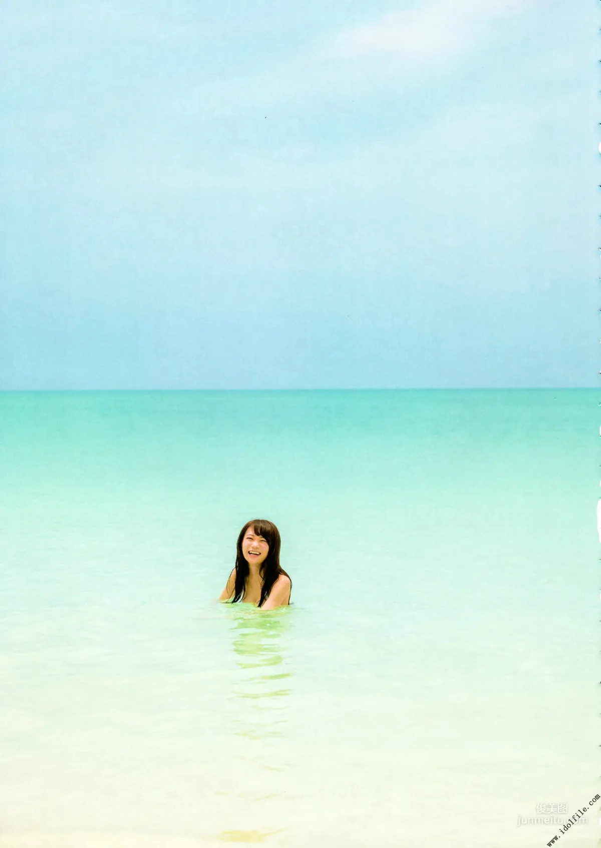 秋元真夏 1st《真夏の気圧配置》 [PhotoBook] 写真集20