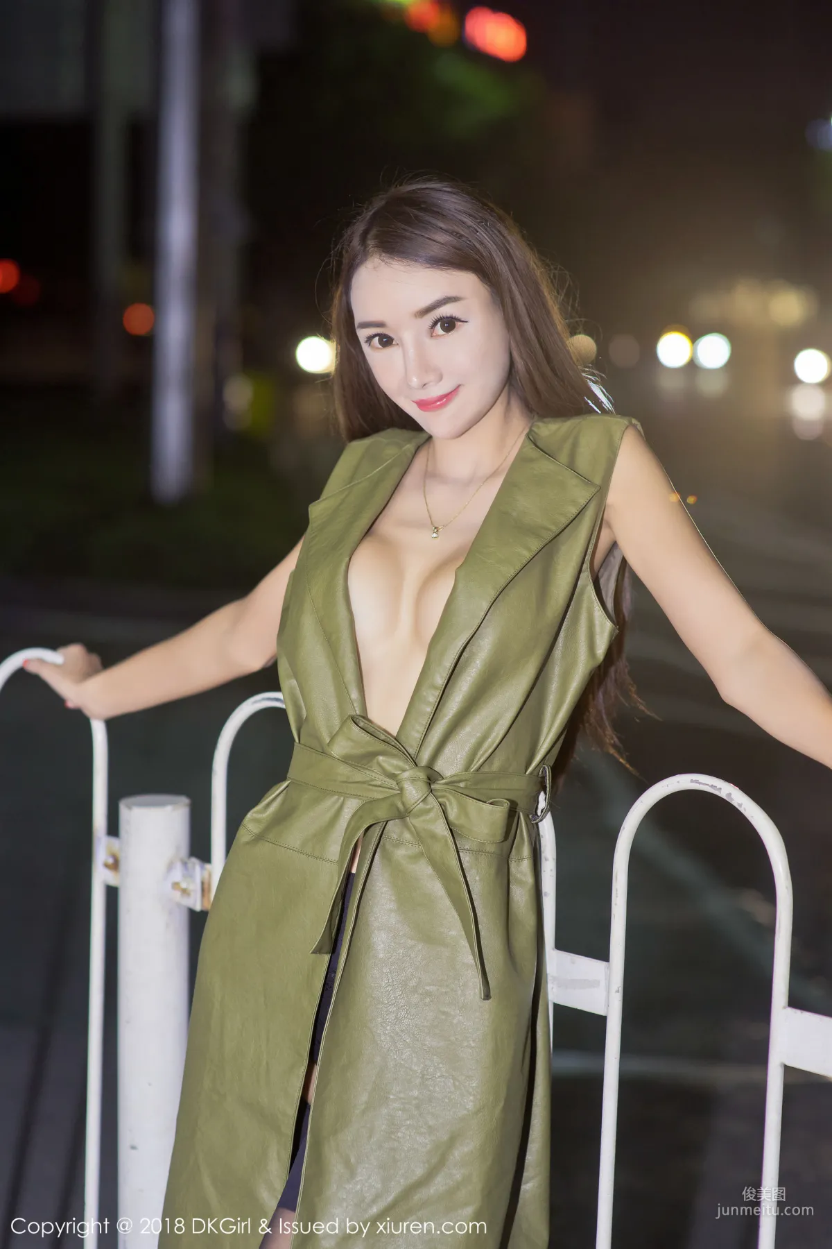 婕西儿jessie《巨乳丽人羊城夜景露出》 [御女郎DKGirl] Vol.059 写真集17