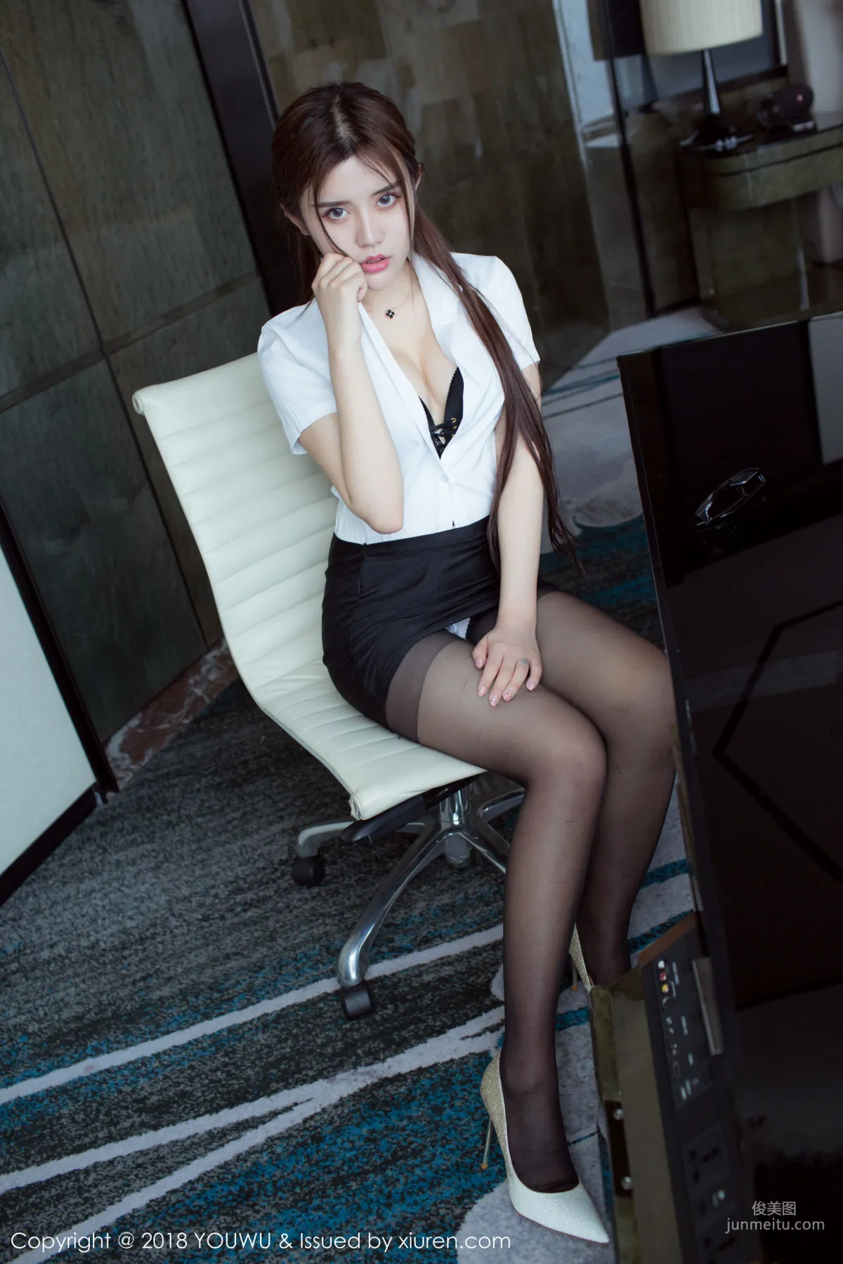 兔子Nina(卓娅祺)《性感女秘书》 [尤物馆YOUWU] VOL.081 写真集24