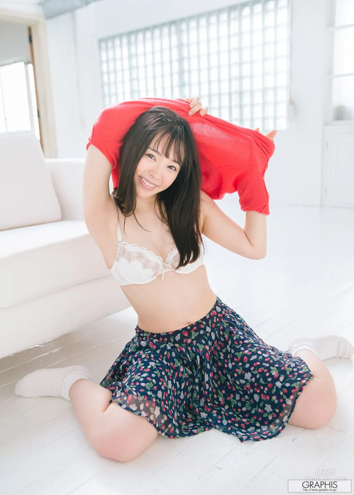 Yuna Ogura 小倉由菜 [Graphis] Gravure 初脱ぎ娘 写真集36