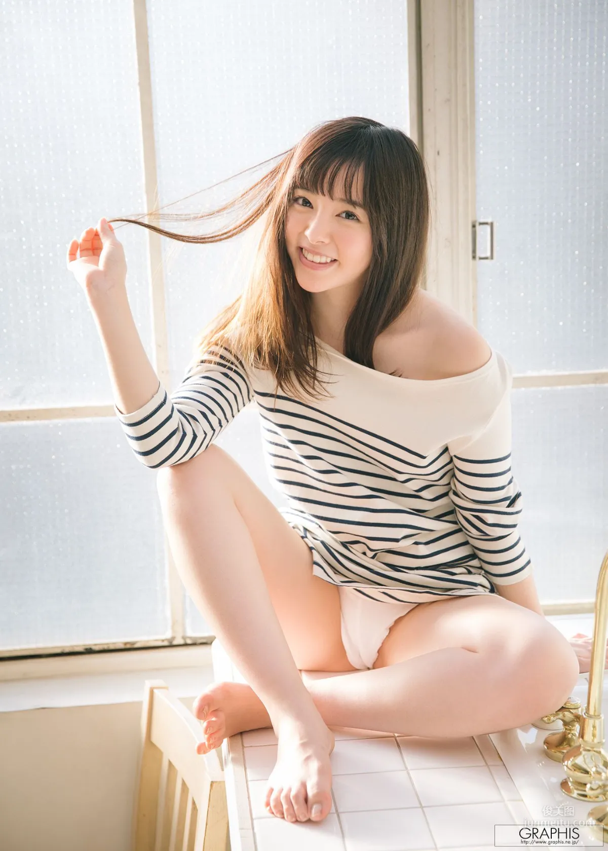 Yuna Ogura 小倉由菜 [Graphis] Gravure 初脱ぎ娘 写真集43