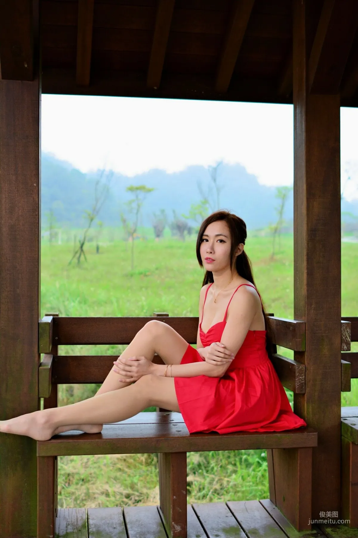 [台湾网红美女] Dora妍希《山水綠外拍（三套服装）》 写真集46