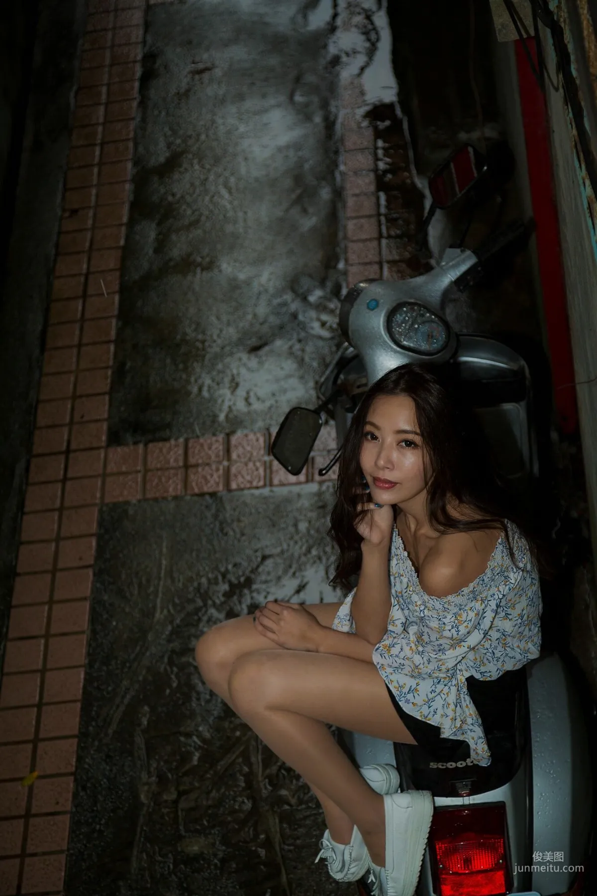 [台湾网红美女] Emma江雨恩《西藏路+南機場公寓》 写真集32