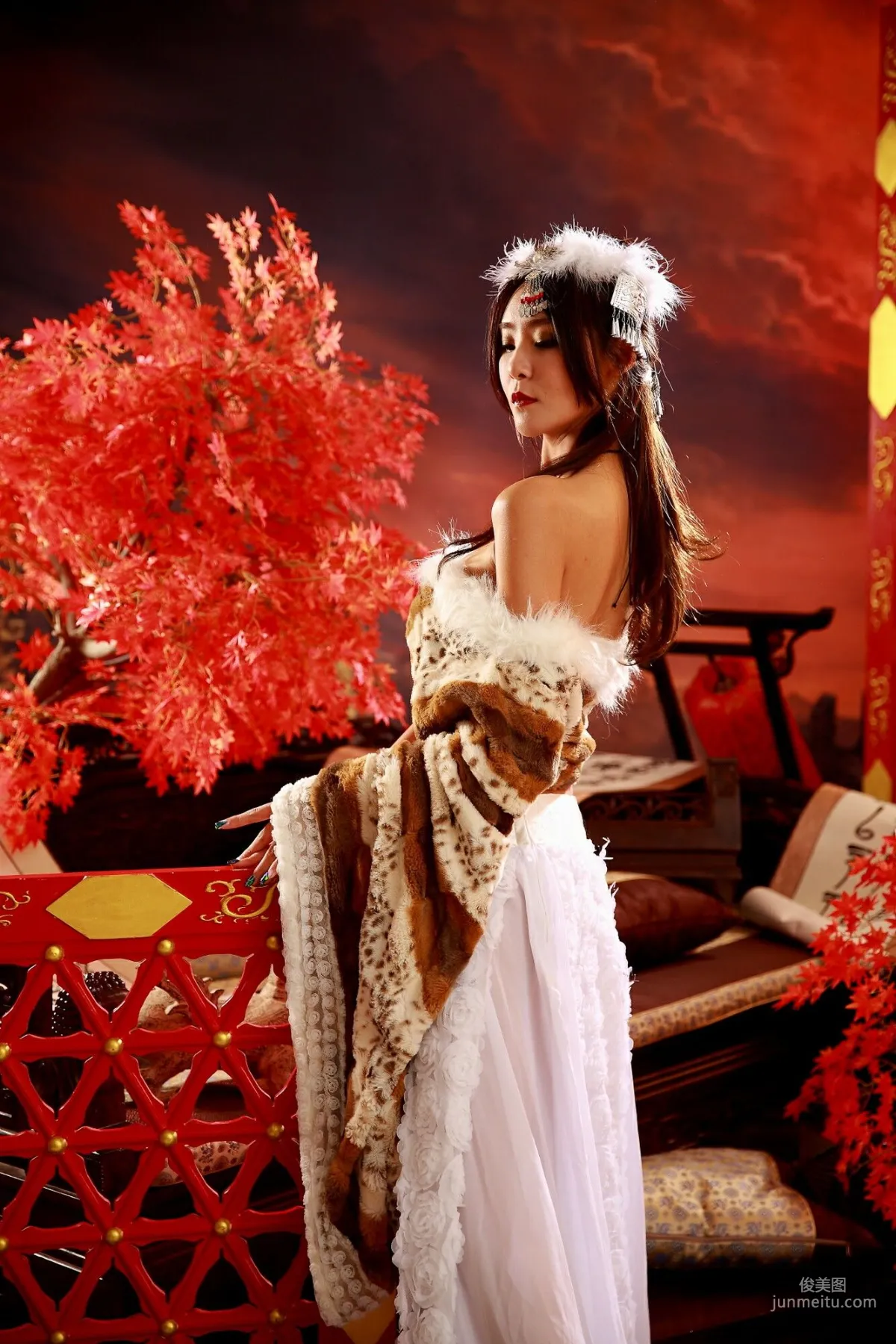 [台湾嫩模] Winnie小雪《蛮族公主和OL风装扮》 写真集5