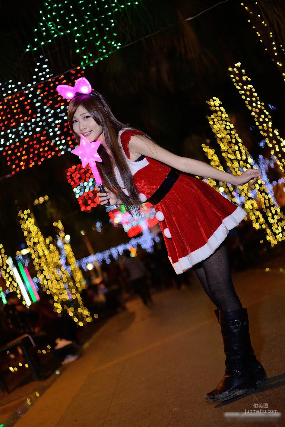 [台湾女神] 张雅筑chu 《板橋車站圣诞节外拍》 写真集7