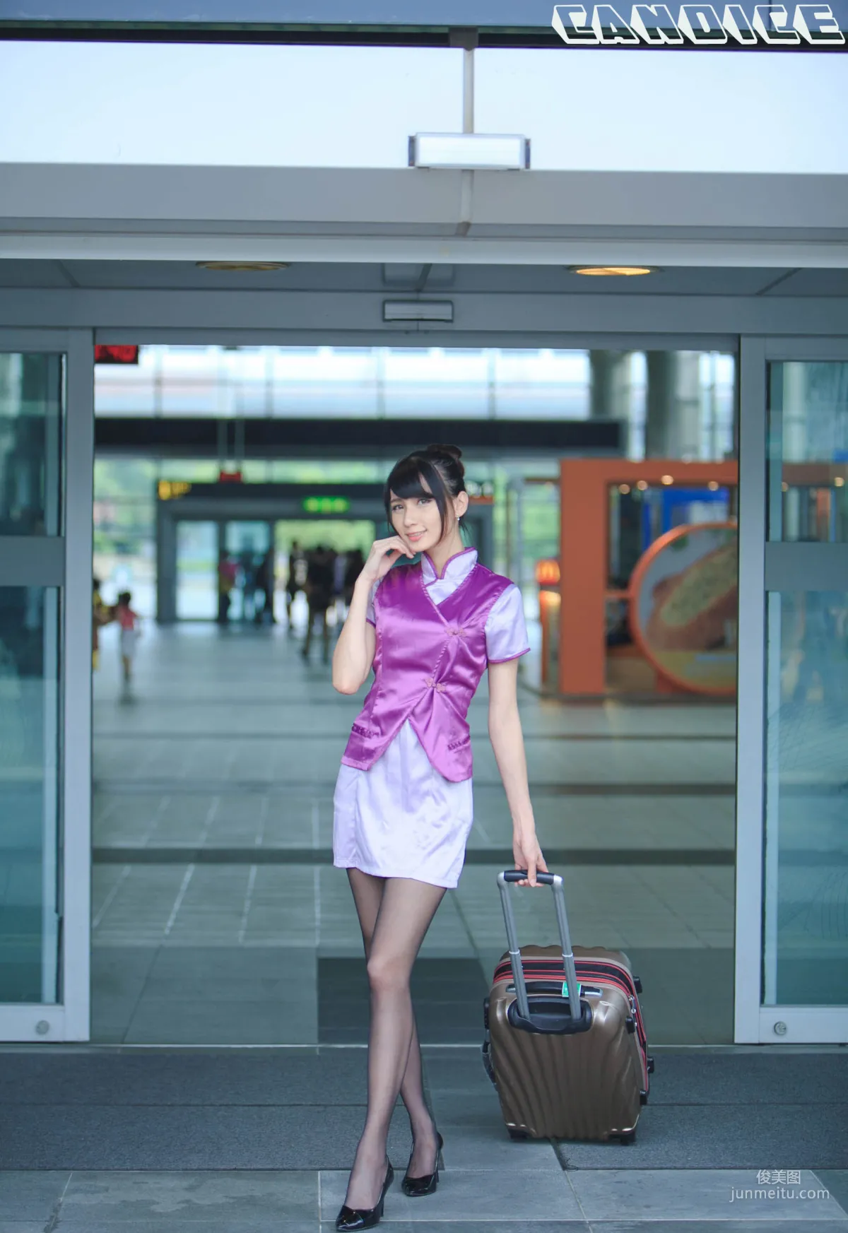 [台湾正妹] 蔡译心Candice《空姐黑丝街拍》 写真集16