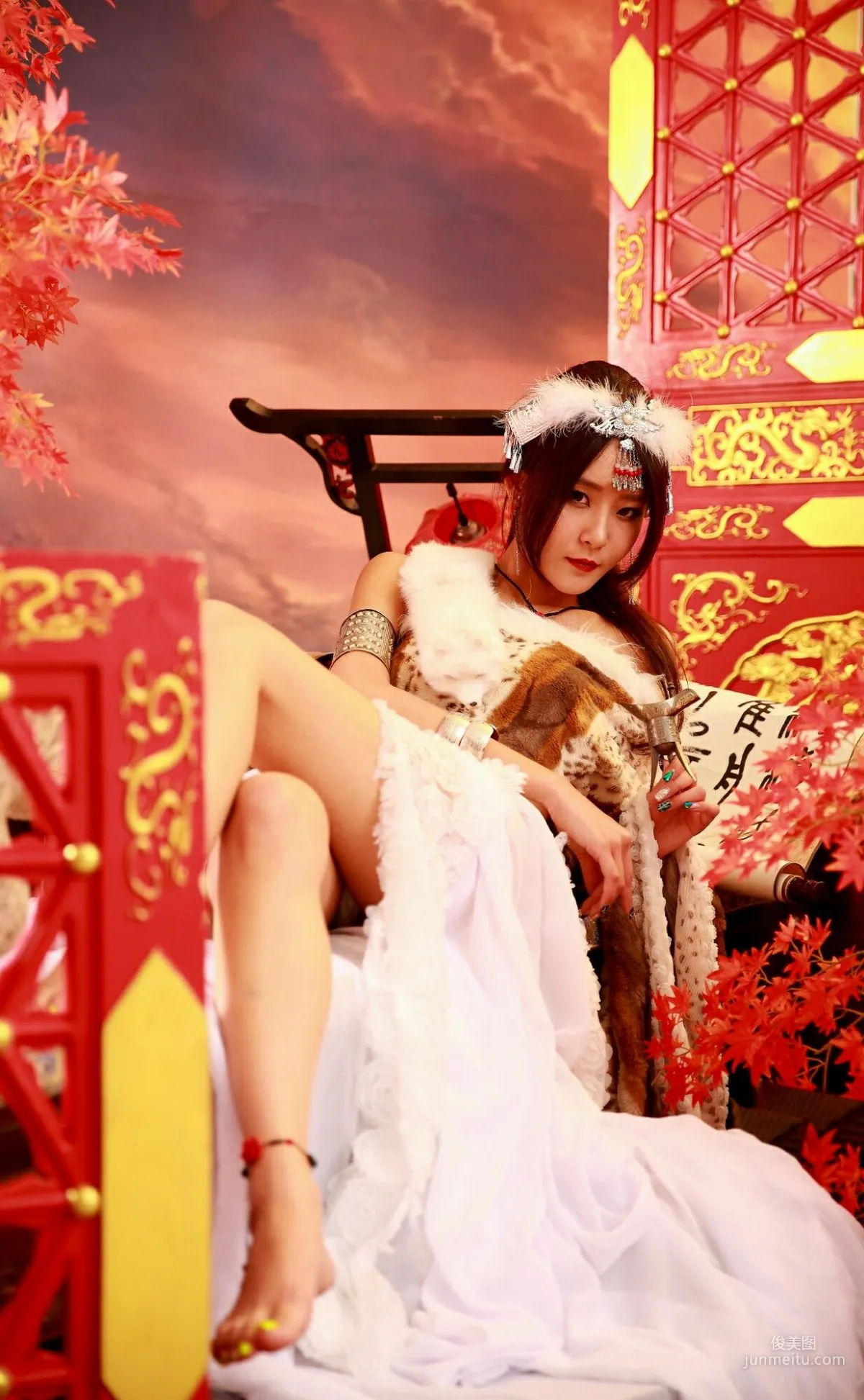 [台湾嫩模] Winnie小雪《蛮族公主和OL风装扮》 写真集14