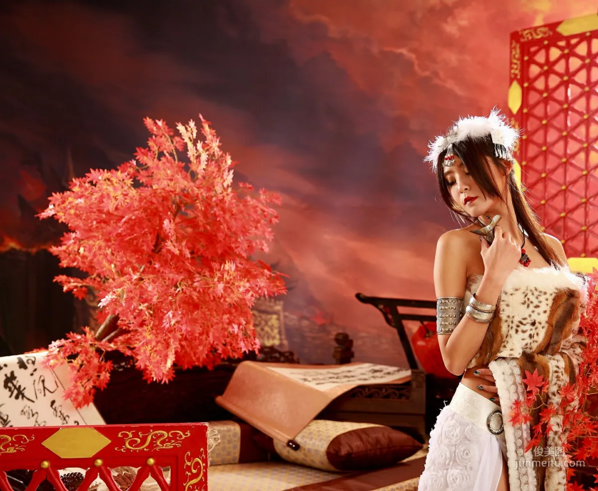 [台湾嫩模] Winnie小雪《蛮族公主和OL风装扮》 写真集7